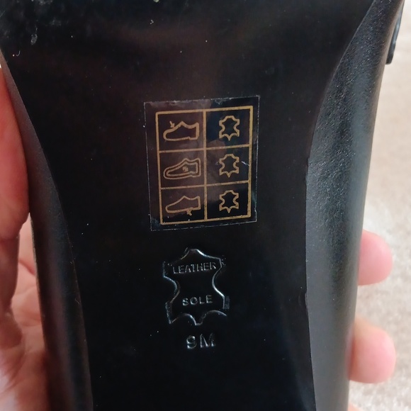 Tory Burch Leather Heeled Loafers - Picture 14 of 16